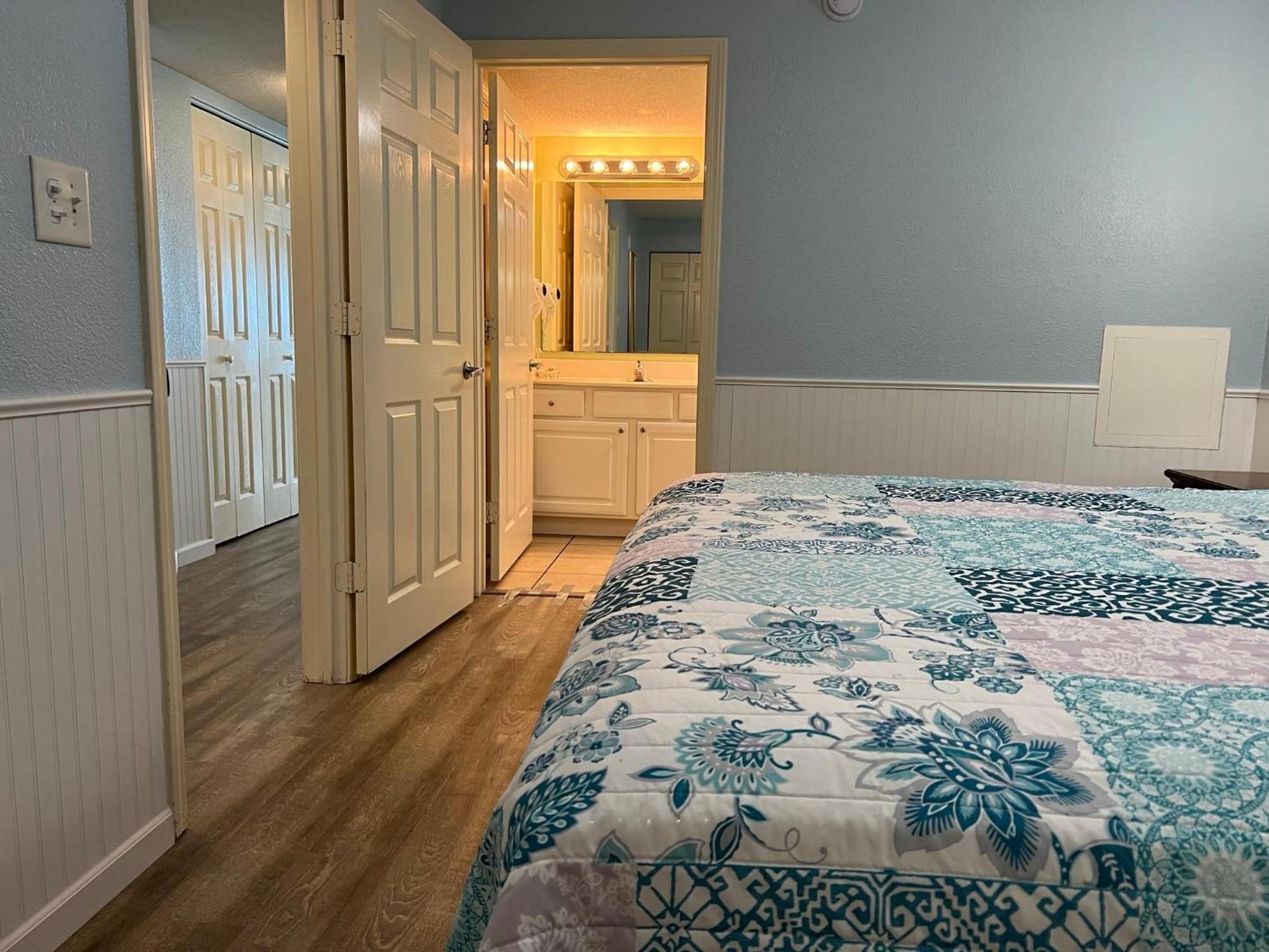 Вилла 2007 S Ocean Blvd, 0406 - Ocean Front Sleeps 10 Миртл-Бич Экстерьер фото